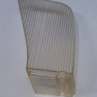 STIKLAS BALTAS PRIEKINIS KAIRIO POŽIBINČIO  M412, IŽ-2125 "KOMBI" 1973-1983 IŽFP4-3712001-L ИЖ-2125 "Комби" SU KAMPUOTOMIS FAROMIS ИЖФП4-3712001-Л