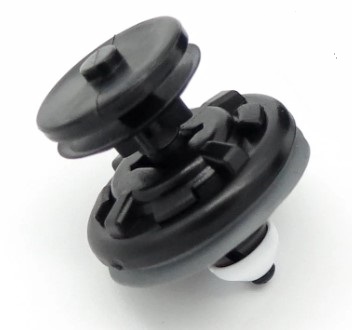 Laikiklis durų plokštėms, vidaus apdailos panelėms ir dangčiams VW GOLF5,T5,PASSAT B6, AUDI A6,A8 SKODA SUPERB OE-6Q0868243